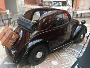 La Fiat Topolino nella mostra delle auto d'epoca